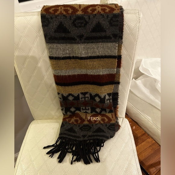 Fendi Accessories - FENDI wool scarf